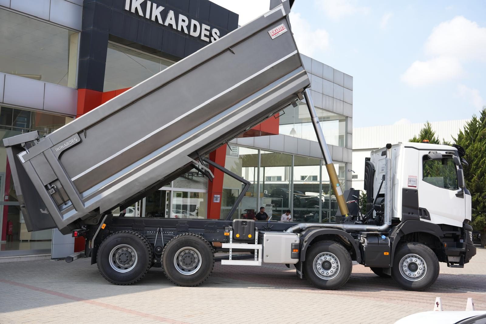 8x4 şasi üzerine İKİKARDEŞ kamyon üstü damper üst yapısı